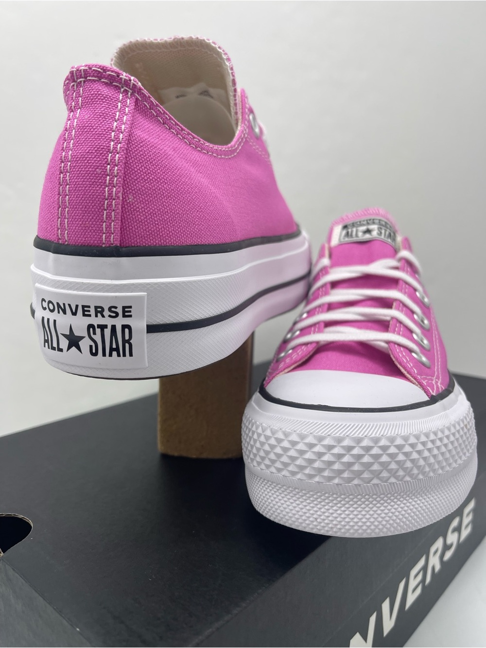 Converse CTAS Lift Ox Platform Sneakers Shocking Orchid White Black A16104F NWT - Picture 9 of 16